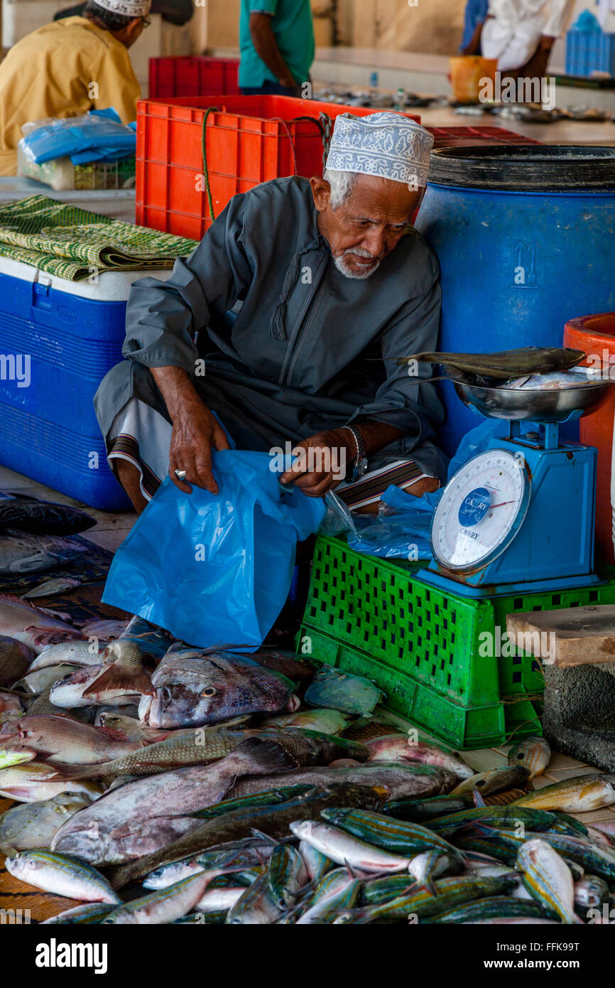 The Fish Market At Muttrah, Muscat, Sultanate Of Oman Stock Photo Alamy
