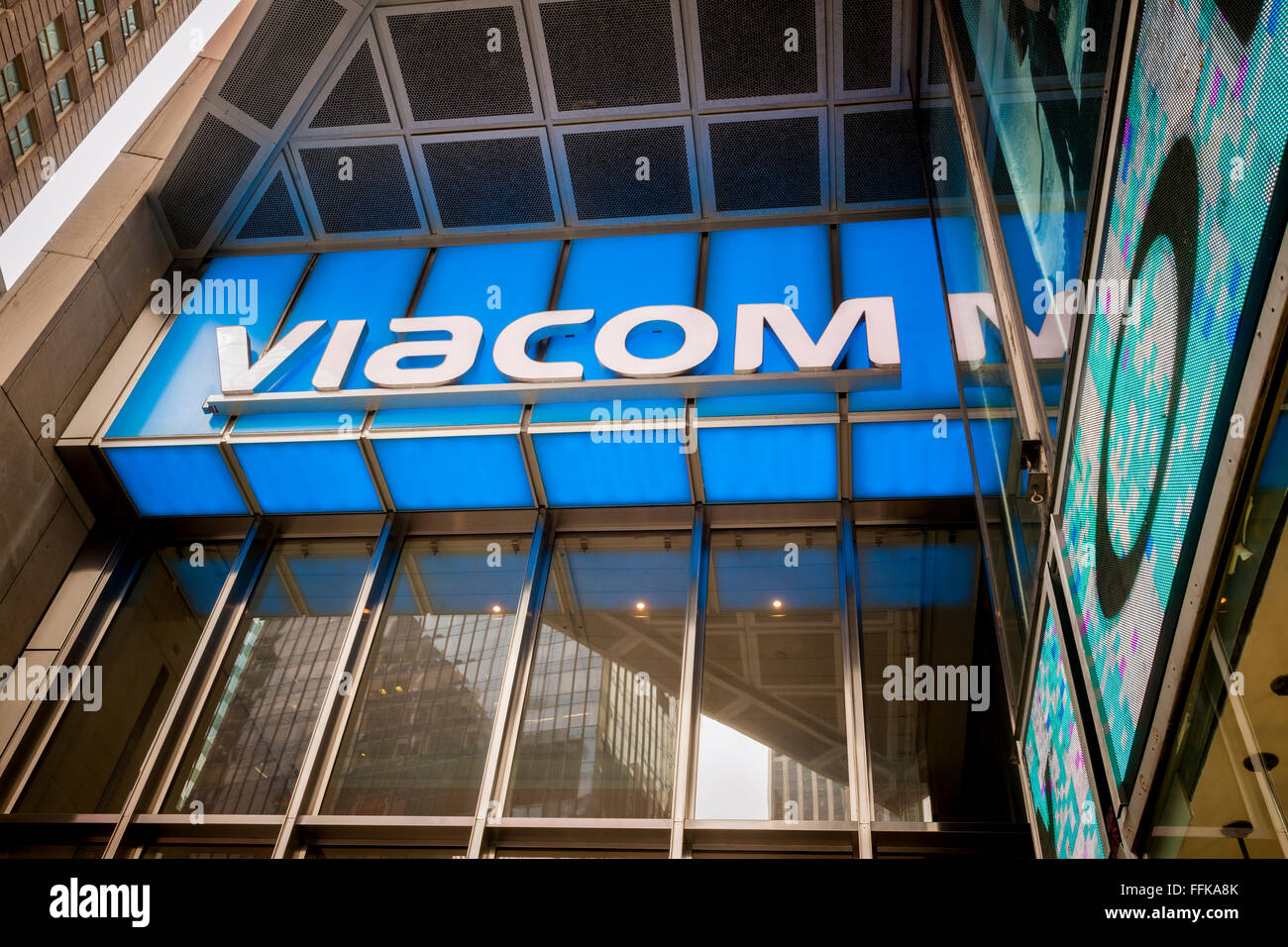 Viacom headquarters in Times Square in New York on Tuesday, February 9, 2016. The media conglomerate announced quarterly revenue that missed analysts' expectations citing a drop in advertising and weak hit movies. Viacom owns MTV, Nickelodeon, Comedy Central and Paramount.  (© Richard B. Levine) Stock Photo