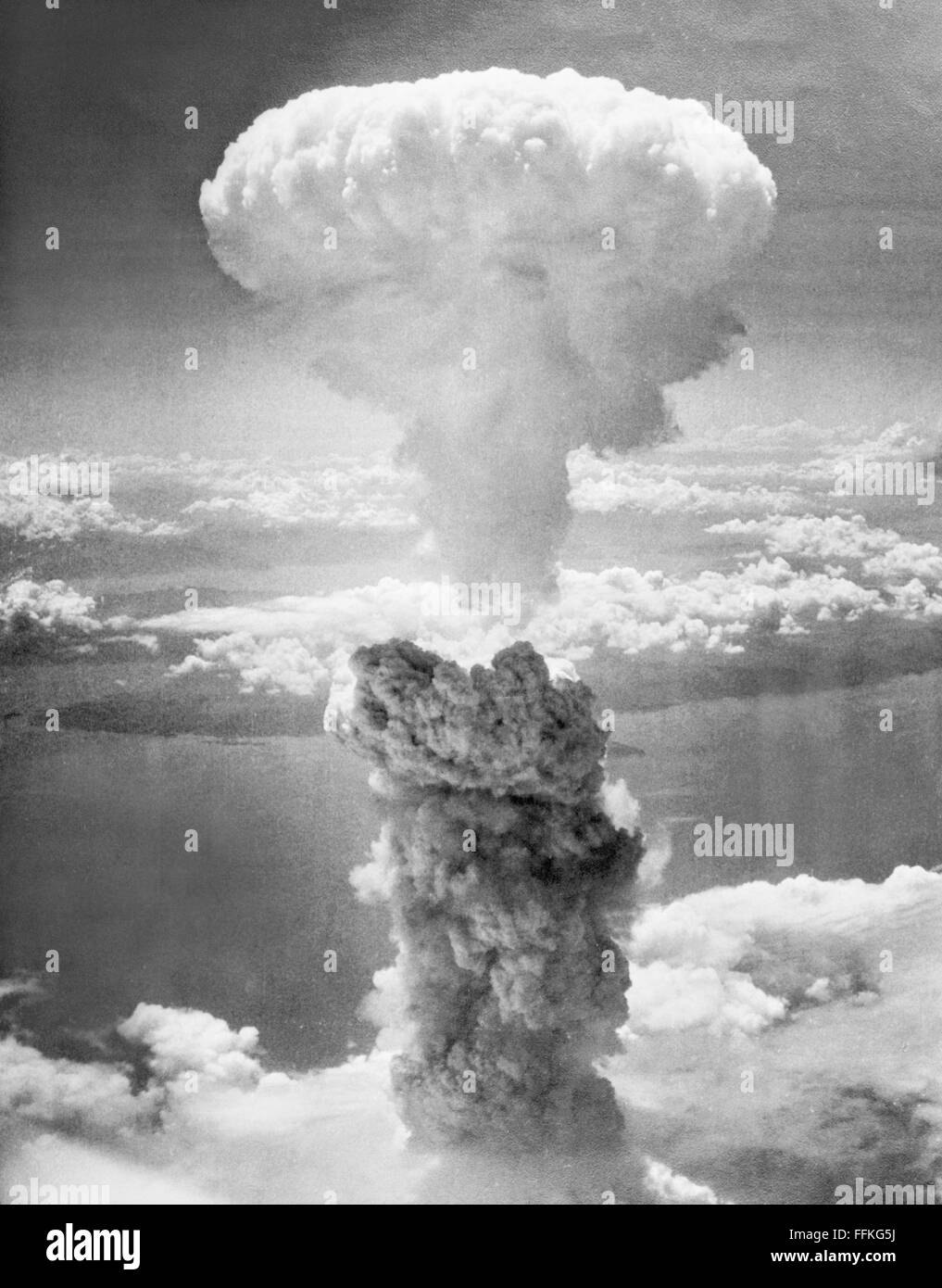 Atomic Bomb. The mushroom cloud from the second atomic bomb, 'Fat Man', dropped on Nagasaki, Japan on August 9th 1945. Stock Photo