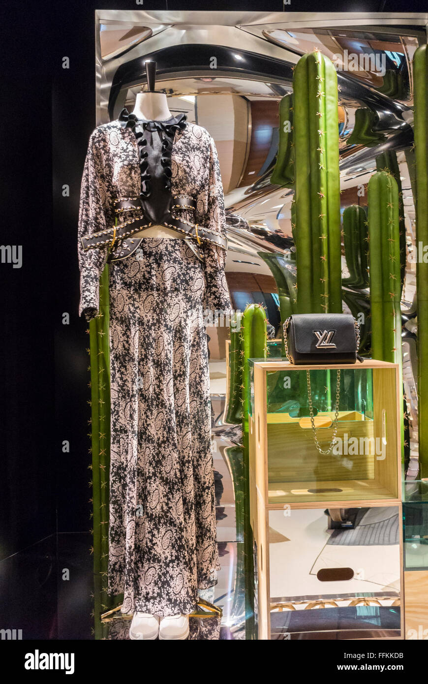 The main entrance to the Louis Vuitton store on the Avenue des  Champs-Élysées in Paris, France Stock Photo - Alamy