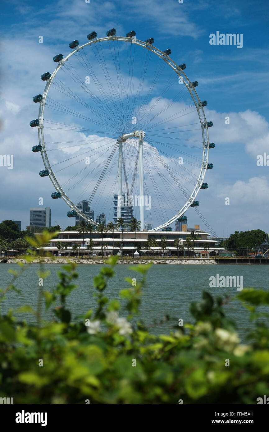 Singapore flyer ferris wheel hi-res stock photography and images - Alamy