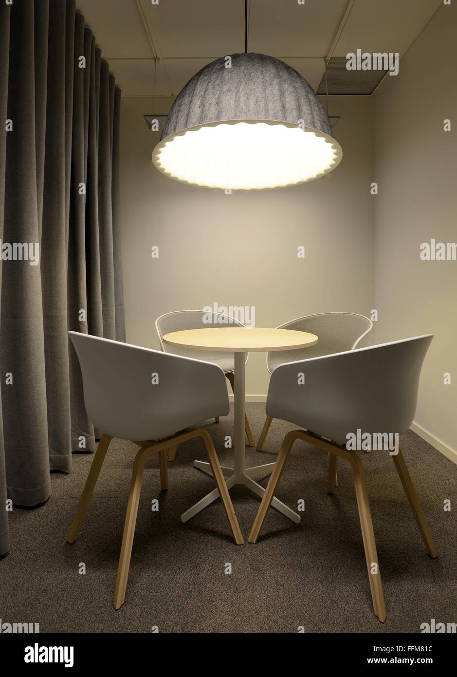 Meeting room hi-res stock photography and images - Alamy