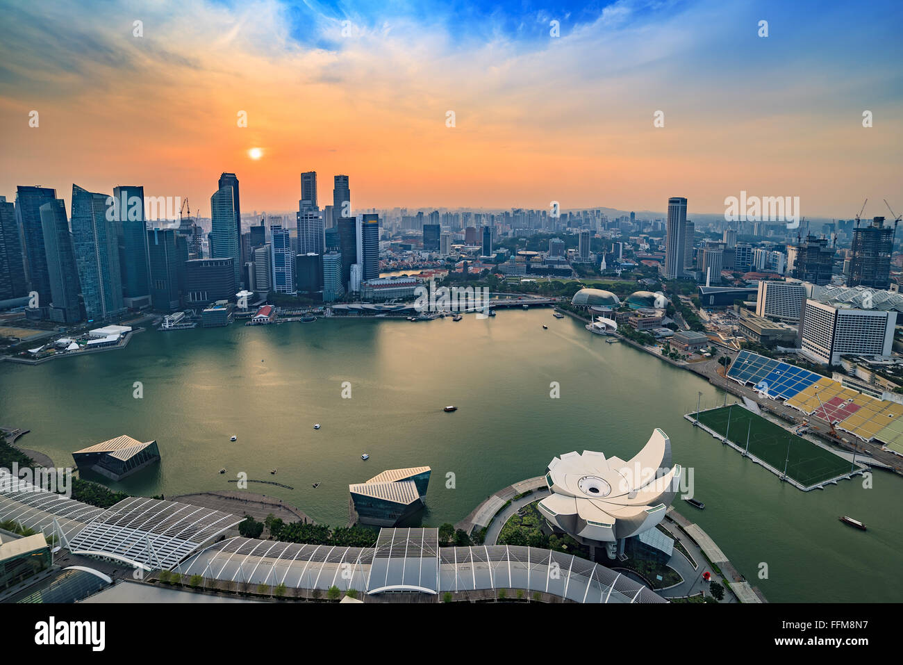 Singapore city skyline hi-res stock photography and images - Alamy