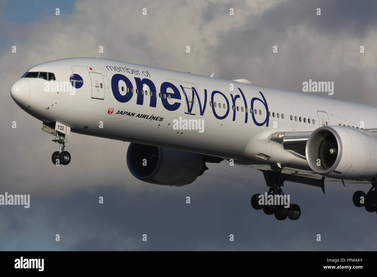 JAL JAPAN 777 ONE WORLD Stock Photo