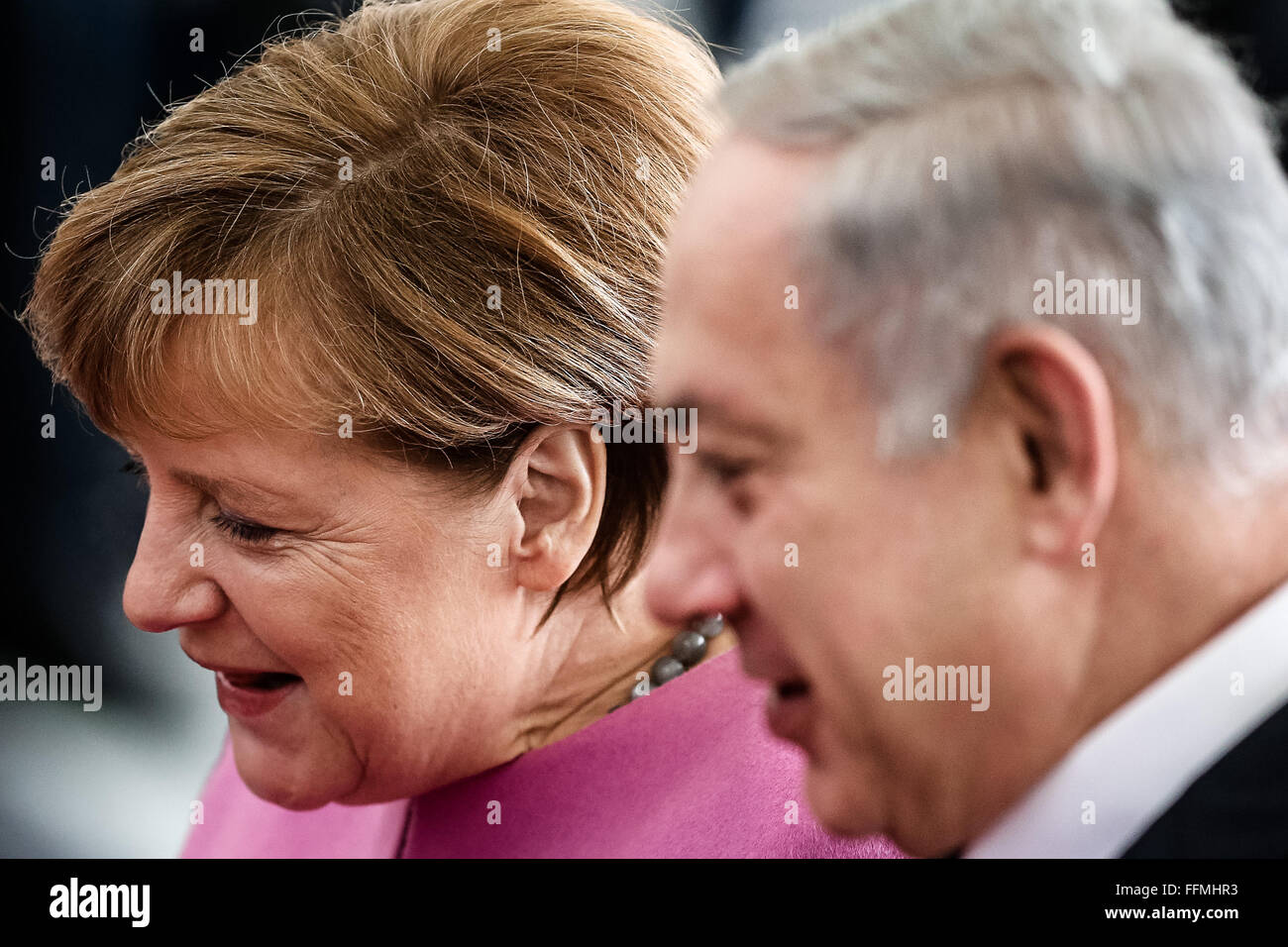 Berlin, Germany. 16th Feb, 2016. German Chancellor Angela Merkel (L) and visiting Israeli Prime Minister Benjamin Netanyahu attend a welcome ceremony at the Chancellery in Berlin, Germany, on Feb. 16, 2016. Credit:  Zhang Fan/Xinhua/Alamy Live News Stock Photo