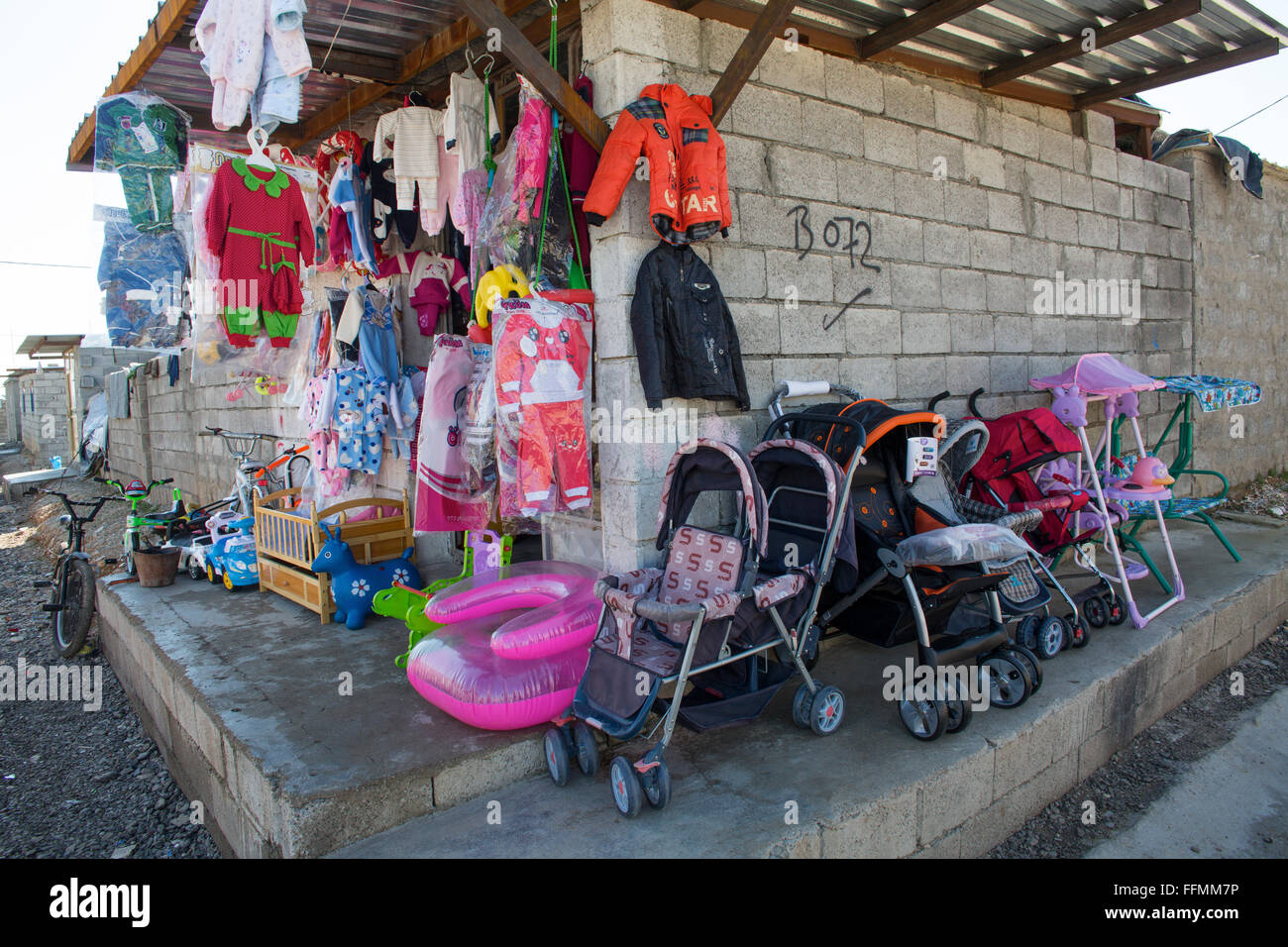 small business in refugee camp in Northern Iraq Stock Photo