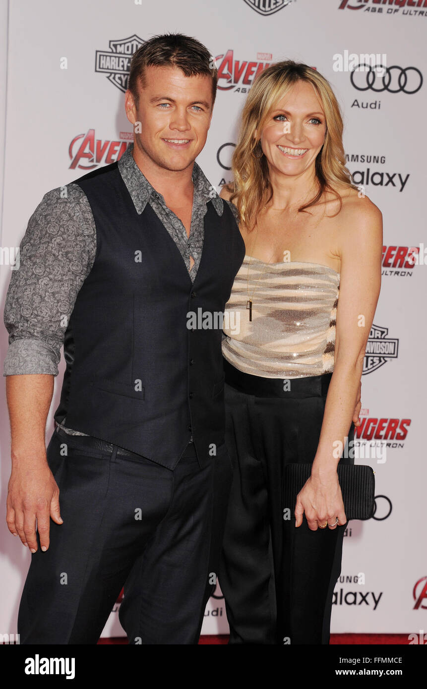 Actor Luke Hemsworth (L) and Samantha Hemsworth arrive at ...