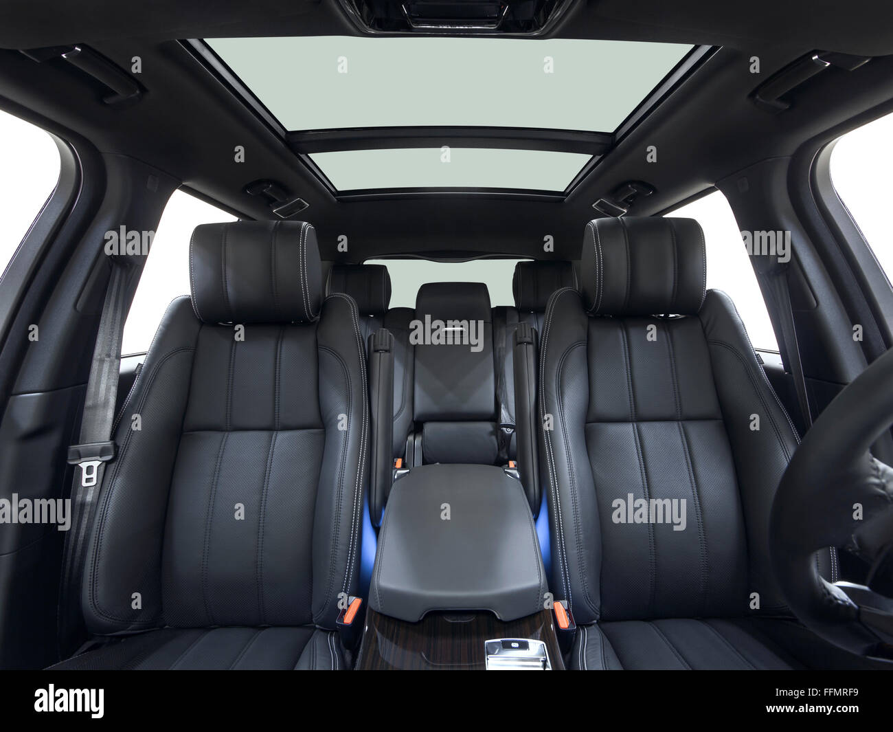 Luxus auto Innenraum mit Sonnenuntergang Beleuchtung und Reflexionen, warme  Farben Stockfotografie - Alamy