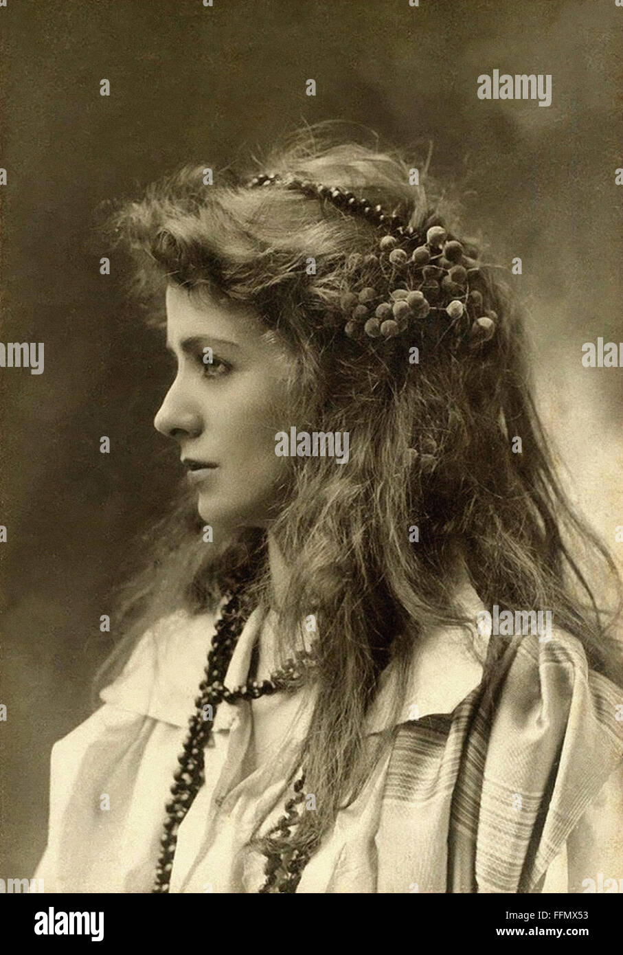 Portrait of Maude Adams  - Vintage postcard - 1900 Stock Photo