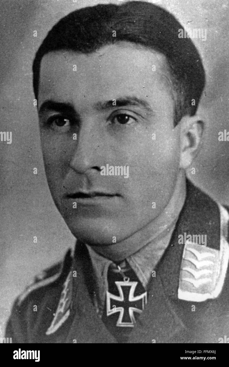 Kittel, Otto 'Bruno', 21.2.1917 - 16.2.1945, German fighter pilot, portrait, as master sergeant in the Fighter Wing 54, late 1943, Stock Photo