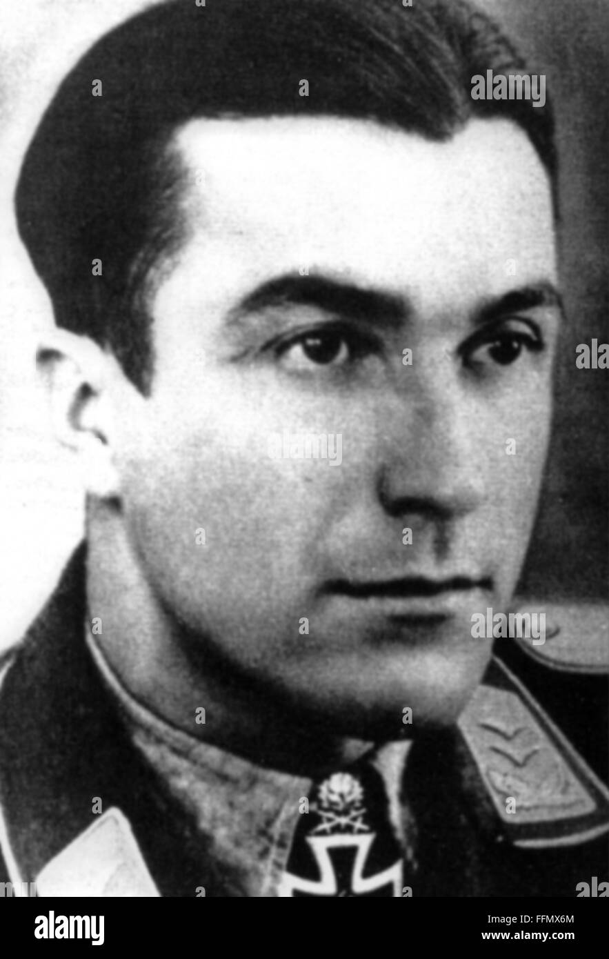 Kittel, Otto 'Bruno', 21.2.1917 - 16.2.1945, German fighter pilot, portrait, as first lieutenant in the Fighter Wing 54, November / December 1944, Stock Photo