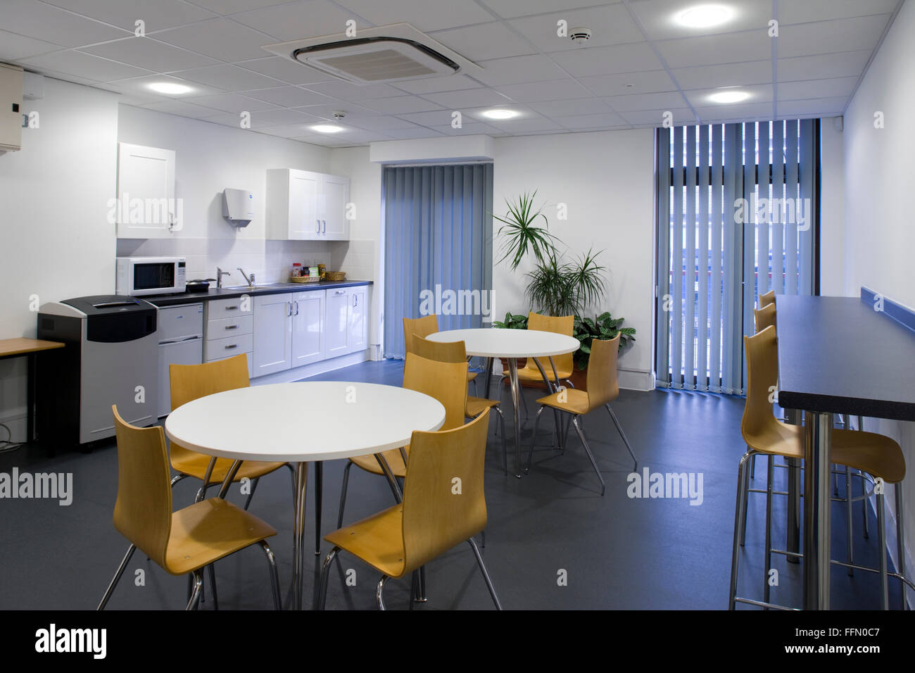 Modern office kitchen and breakout Stock Photo Alamy