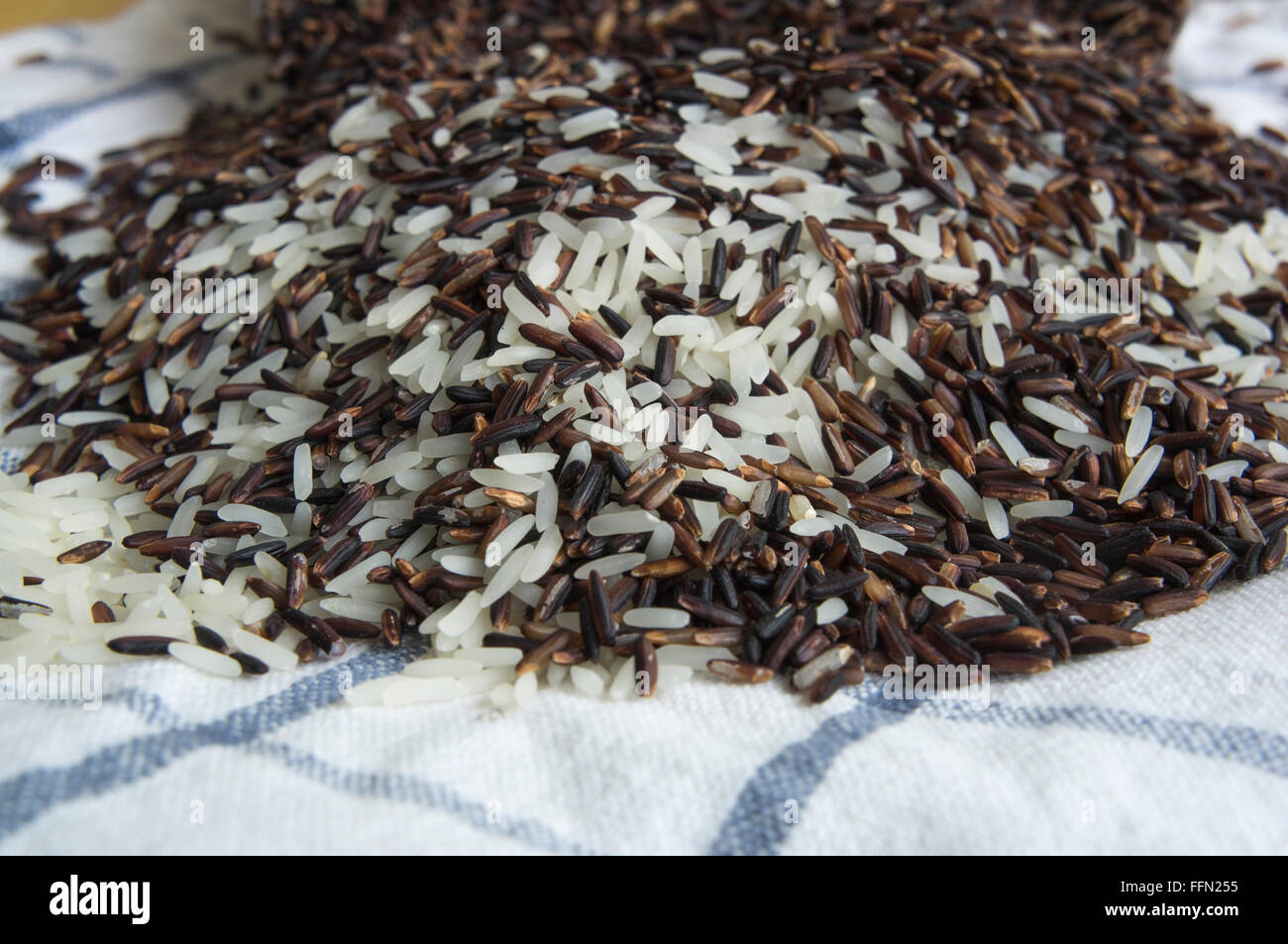 whole grain white rice on cloth Stock Photo - Alamy