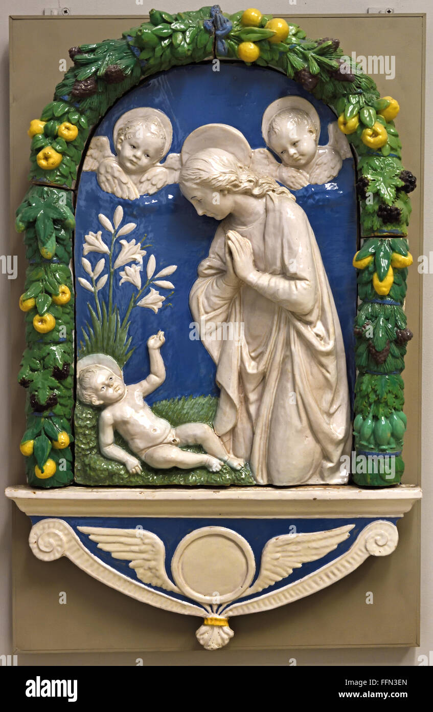 Della Robbia Florence 15th century  Virgin Adoring the Child and two putti Italy Italian ( workshop ) Stock Photo