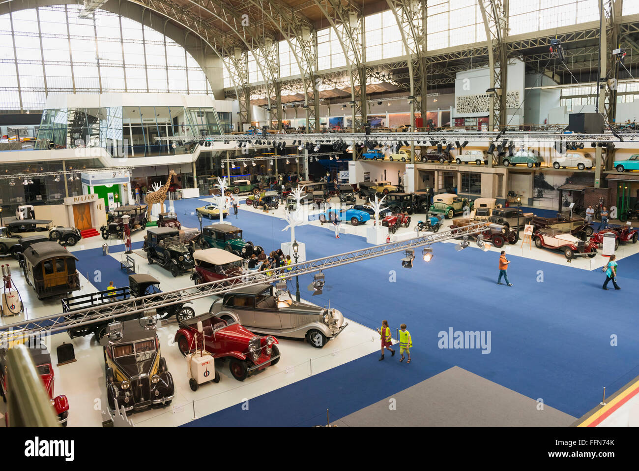 Take a walk through car tech history at Autoworld Brussels