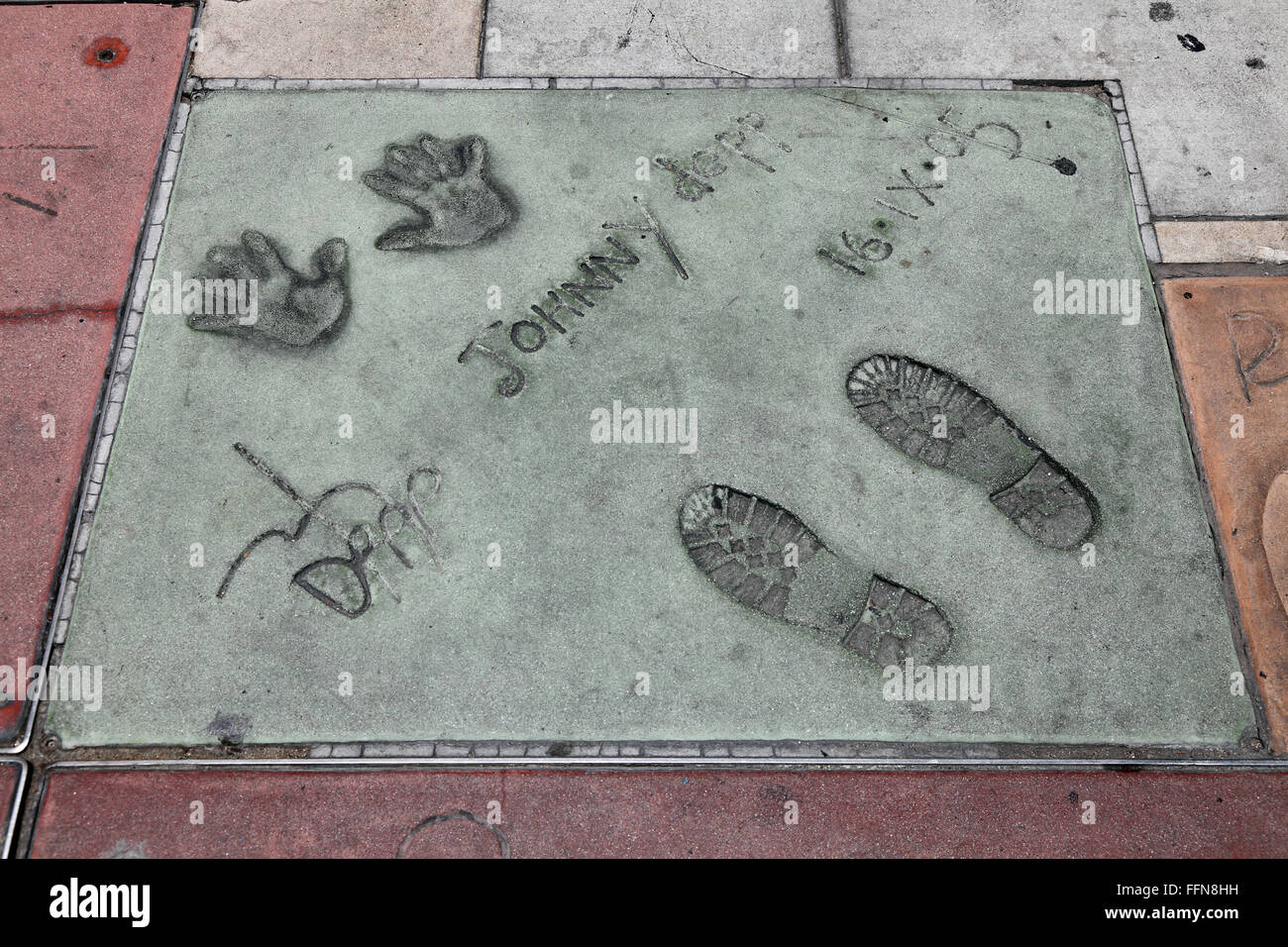 Depp, Johnny, * 9.6.1963, American actor, Hand- and footprints, Grauman's Chinese Theater, Hollywood Blvd, Hollywood, Los Angeles, California, USA, Stock Photo
