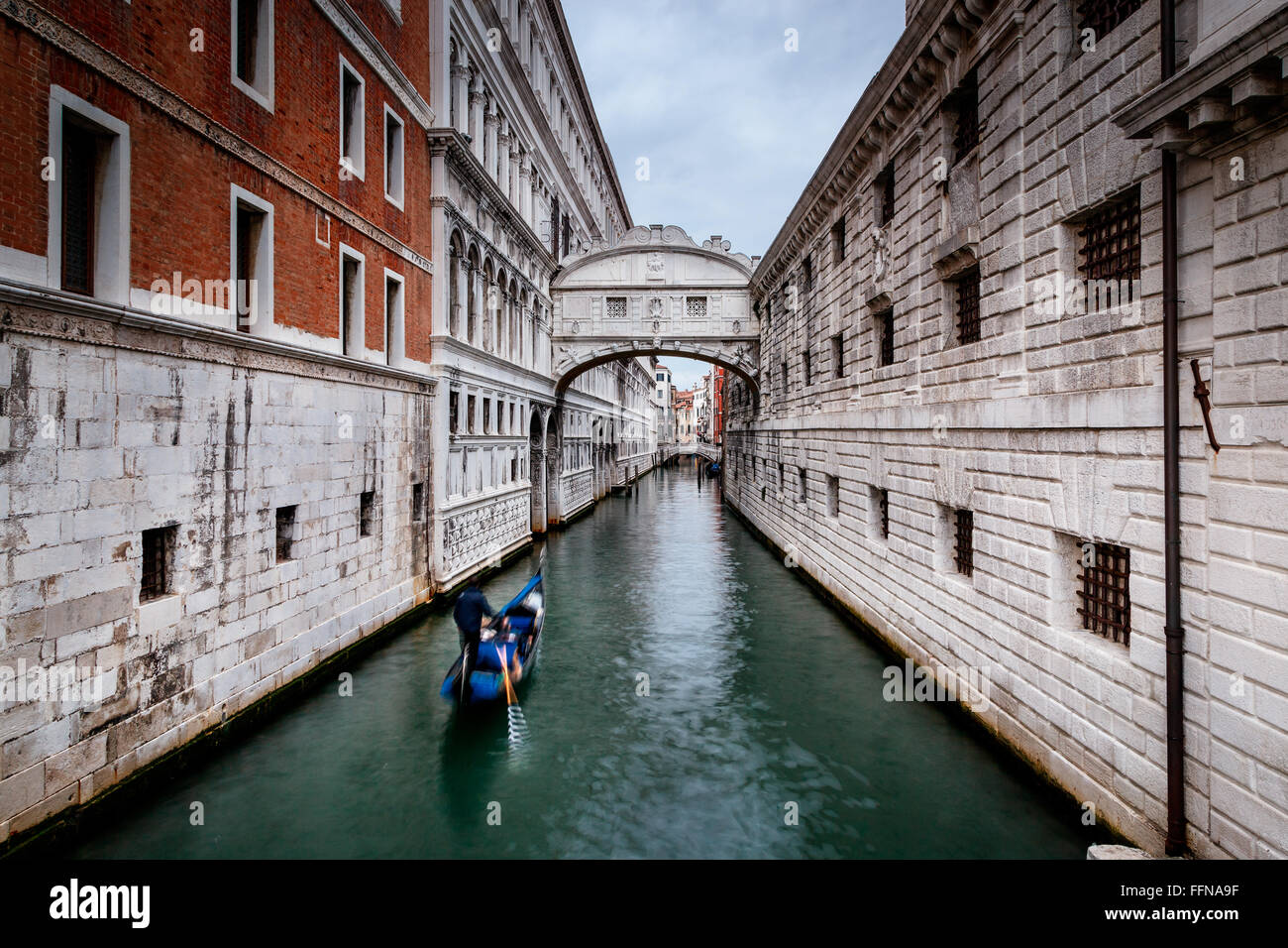 Gondola passing under the bridge of Sighs in Venice, Italy Stock Photo