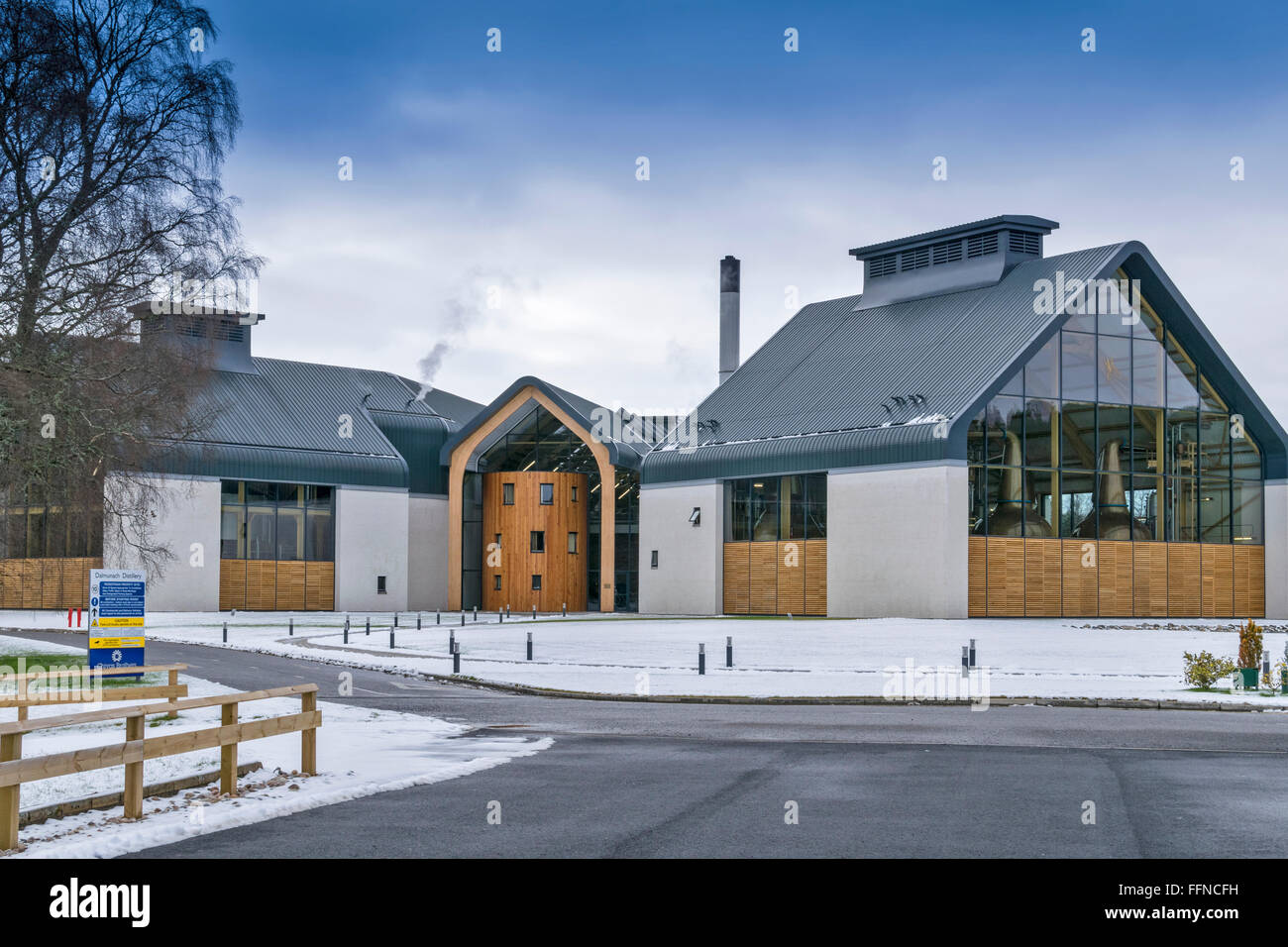 DALMUNACH A NEW AND MODERN WHISKY DISTILLERY AT CARRON SPEYSIDE SCOTLAND IN THE SNOW Stock Photo