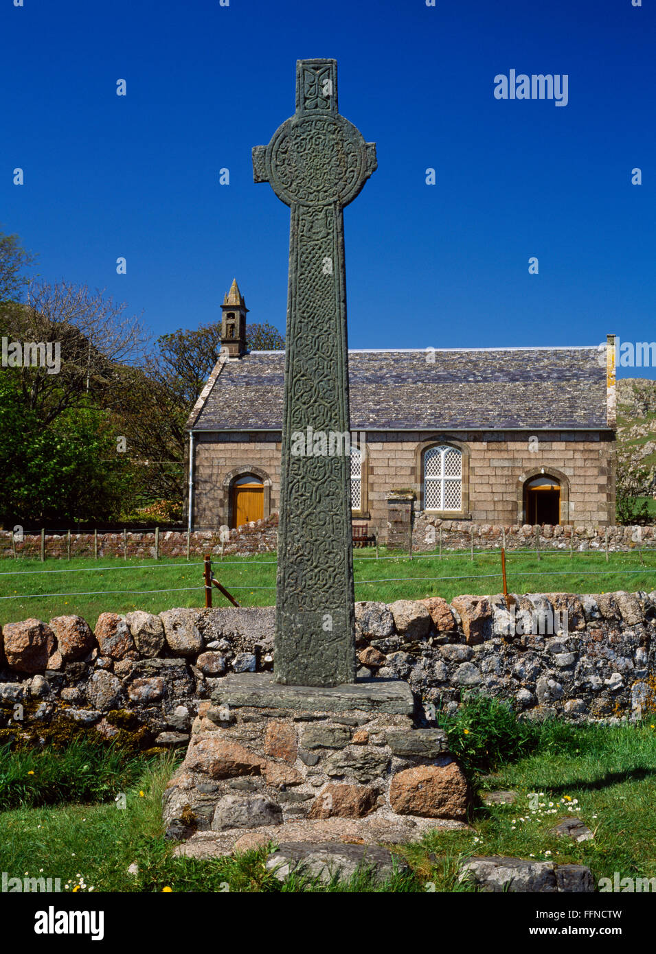 Maclean Cross Rear (E) face of MacLean's C15th cross & Iona Parish Church, Argyll ...