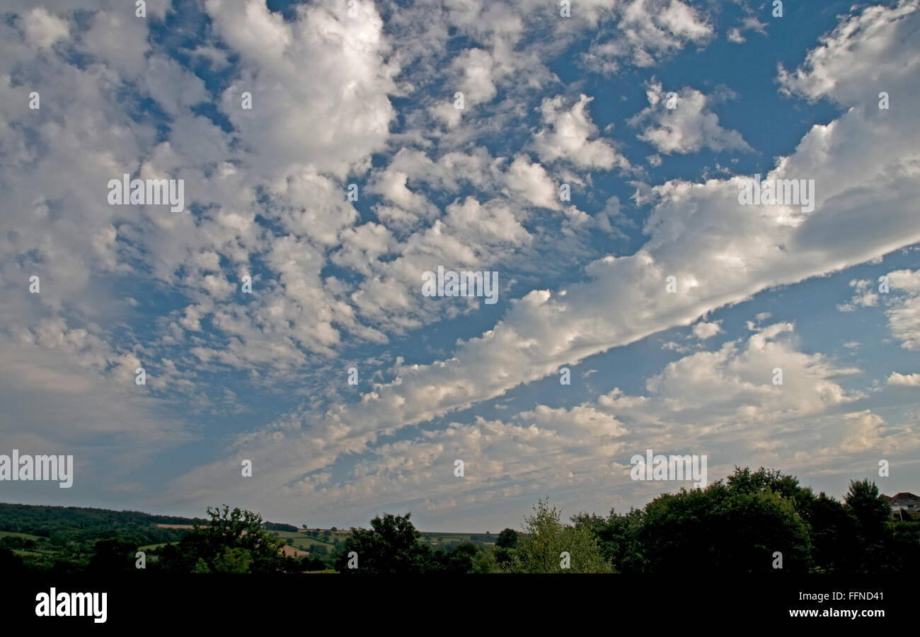 Altocumulus cloud invading from the southwest over Bradninch, Devon Stock Photo