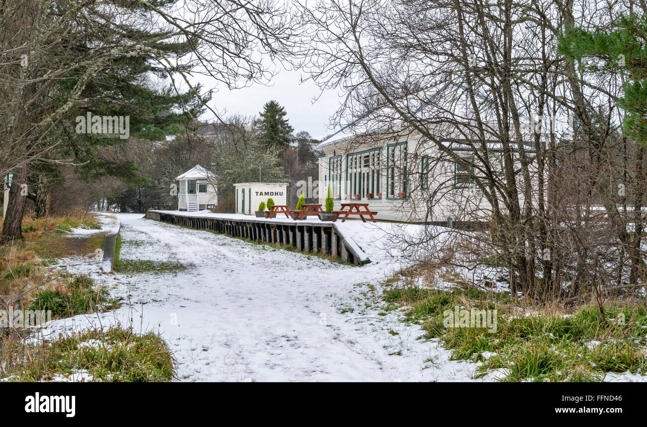 SPEYSIDE WAY OR WALK SIGNAL BOX AND WAITING ROOMS ON THE OLD RAILWAY STATION AT TAMDHU WHISKY DISTILLERY WITH SNOW SCOTLAND Stock Photo