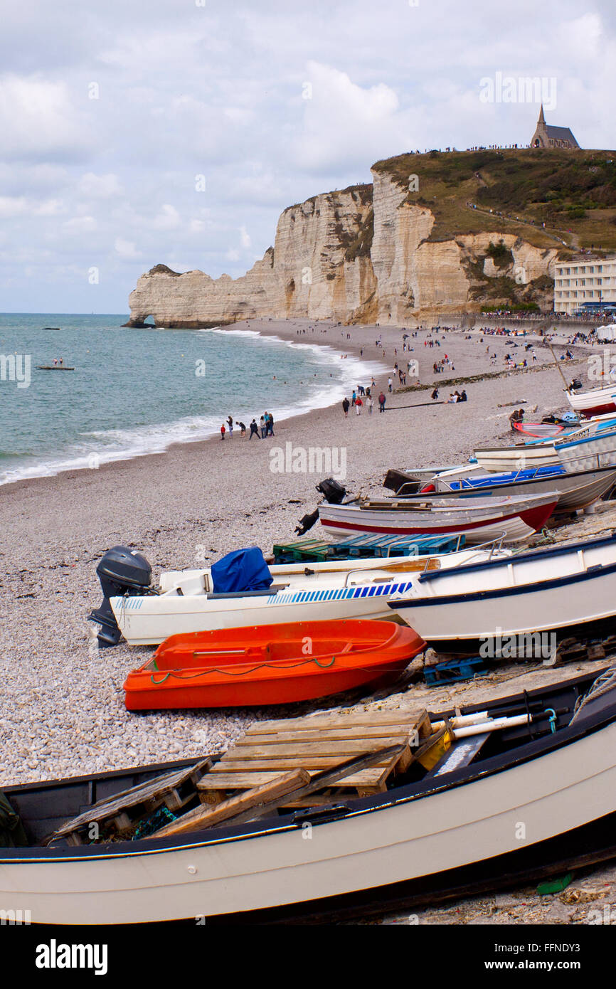 Beach etretat in normandy hi-res stock photography and images - Alamy