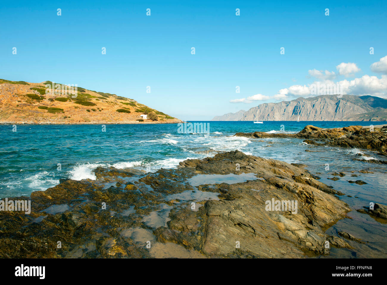 Griechenland, Kreta, Nordosten, Mohlos mit dem vorgelagerten Inselchen Agios Nikolaos Stock Photo