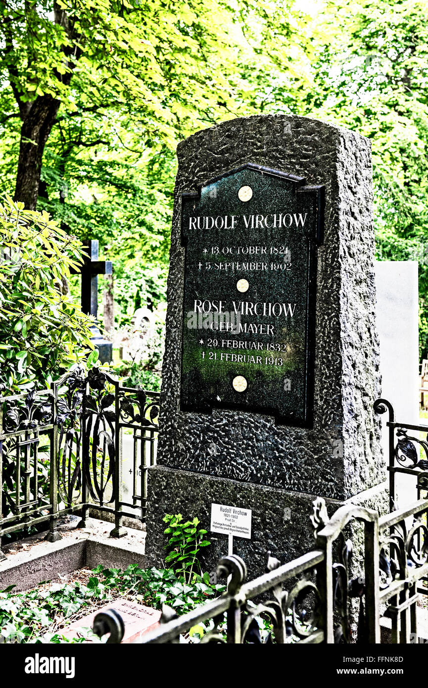 St. Matthäus Kirchhof Berlin, grab von Rudolf Virchow; Old St. Matthew's Churchyard, Berlin, grave of Rudolf Virchow Stock Photo