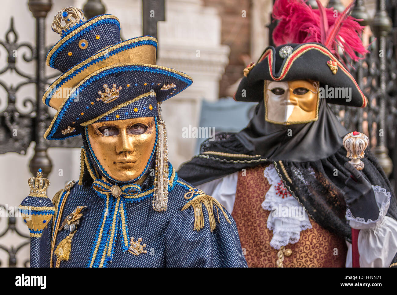 Venice carnival costume and mask Stock Photo - Alamy