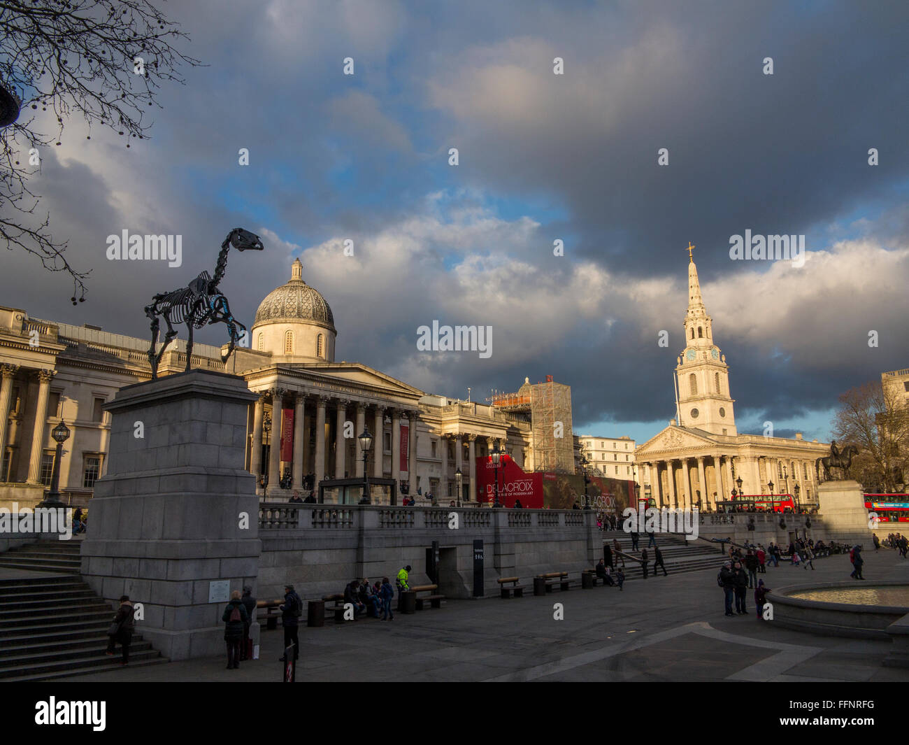 Trafalgar square gallery st martin's hi-res stock photography and ...