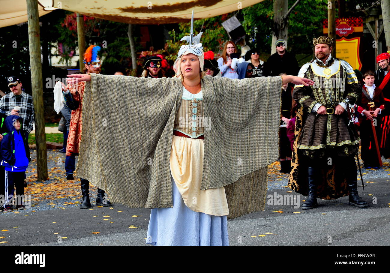 Mount Hope, Pennsylvania:  A medieval maiden performing for the King at the annual Pennsylvania Renaissance Faire Stock Photo