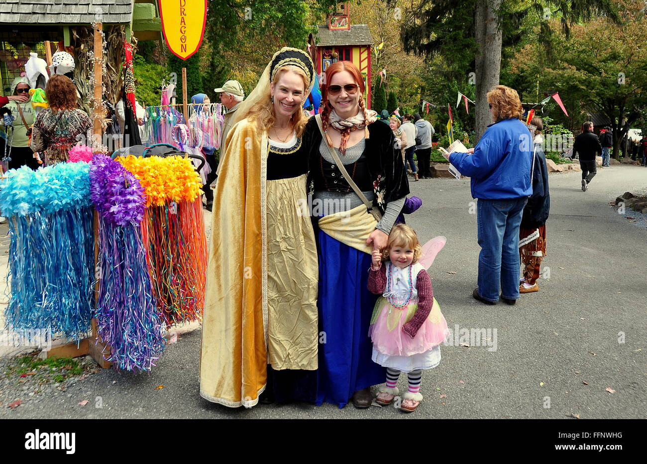 Mount Hope, Pennsylvania: Grandmother, mother, and daughter wearing renaissance clothing at Renaissance Faire Stock Photo