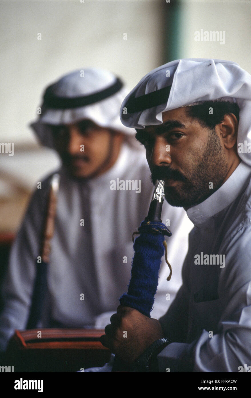 Saudi arabia shisha waterpipe cafe hi-res stock photography and images