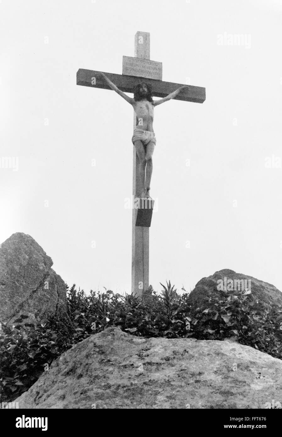 THE CRUCIFIXION. /nA reenactment of the crucifixion of Jesus. Photographed by Fred Holland Day, 1898. Stock Photo