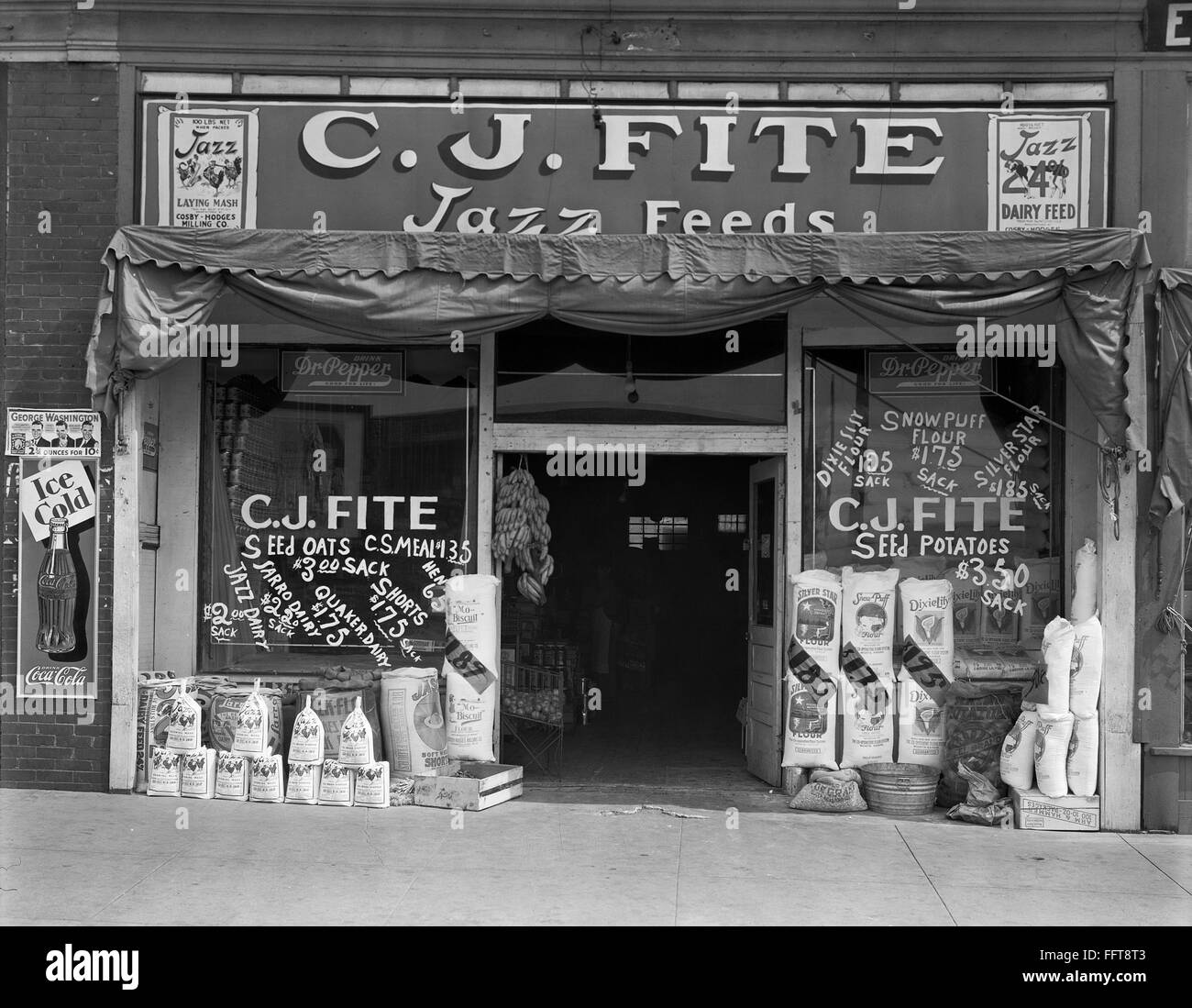 ALABAMA STOREFRONT, 1936. /nAnimal feed and grocery store, Alabama