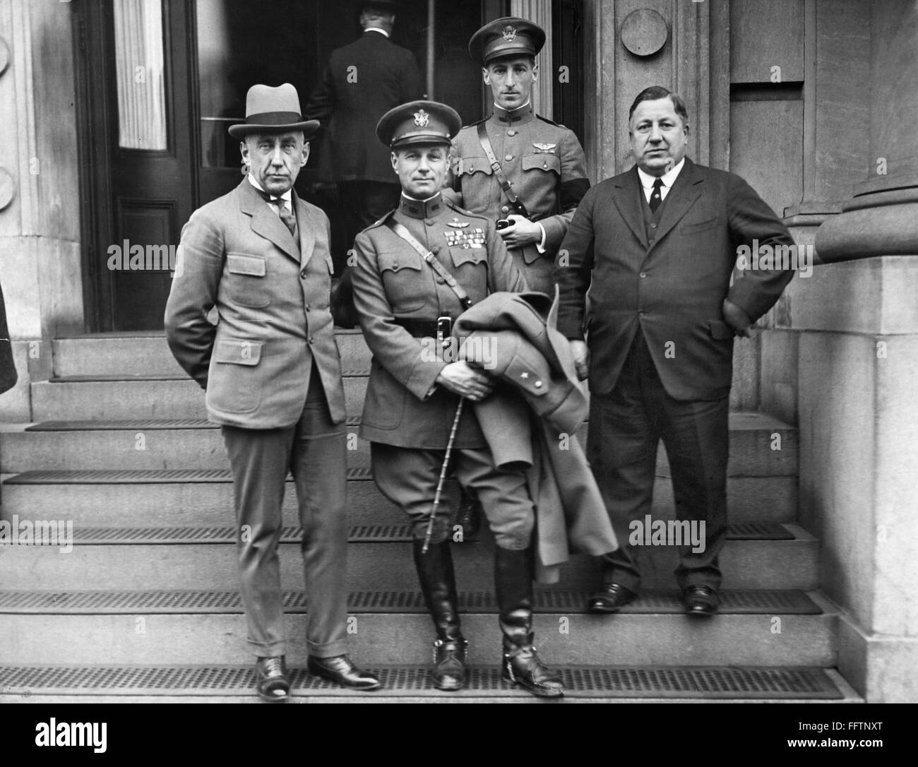 ROALD AMUNDSEN (1872-1928). /nNorwegian polar explorer. /nAmundsen, left, with American aviation experts in Washington, DC, 1922. Stock Photo