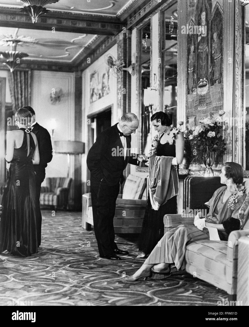 CONTINENTAL LOUNGE, 1930s. /nTravelers in the Continental Lounge aboard the American President Lines ship, SS President Coolidge or the SS President Hoover, 1930s. Stock Photo