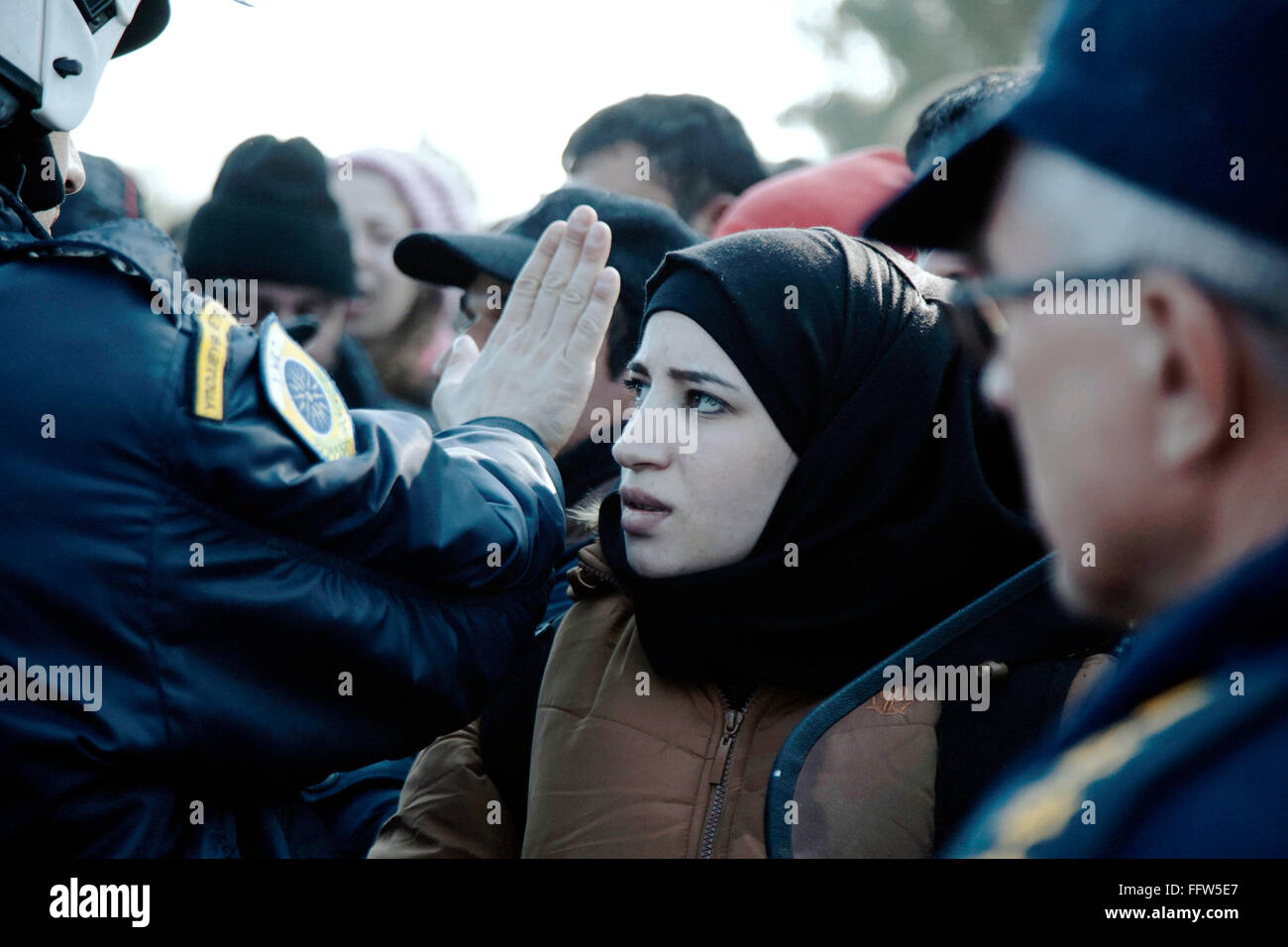 Thousands of refugees gather in the border of Greece with Macedonia