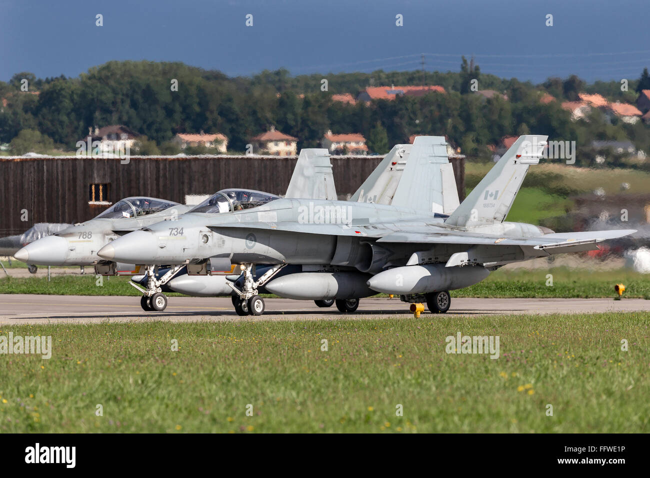 カナダ軍 60s  Canadian Air Force (RCAF) Reeling back 100 years of the Royal Canadian Air Force - Skies Mag