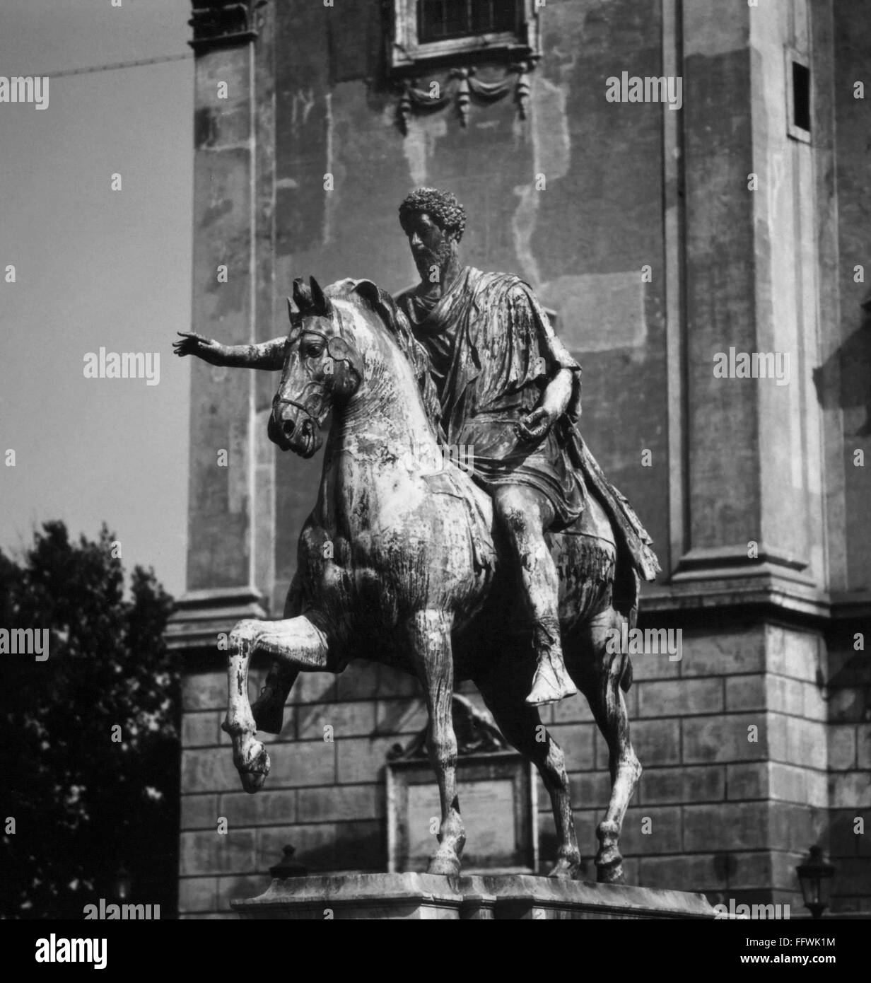 180 Ad Rome MARCUS AURELIUS /n(121-180 A.D.). Roman emperor, 161-180 A.D ...
