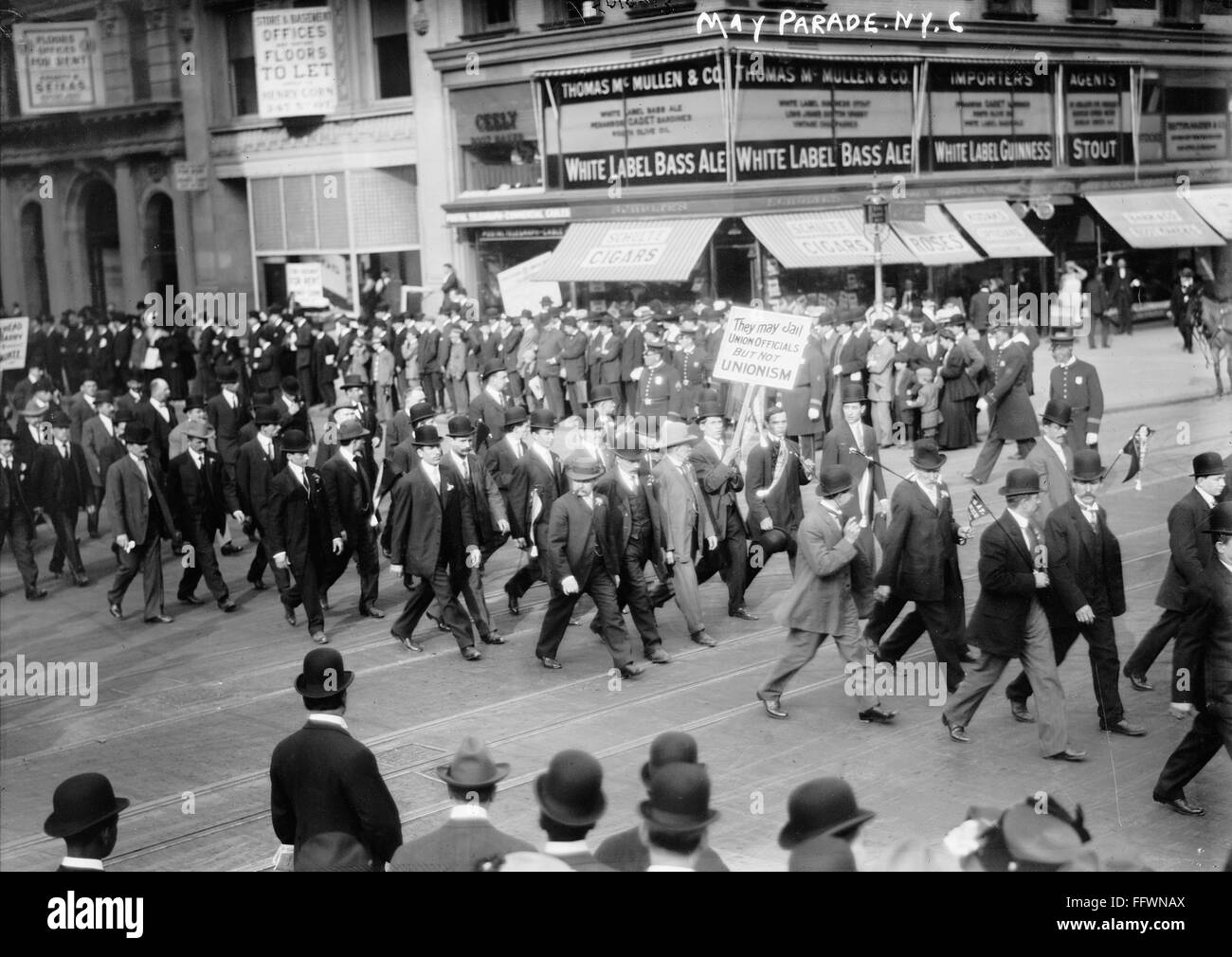 How did veterans day become a national holiday