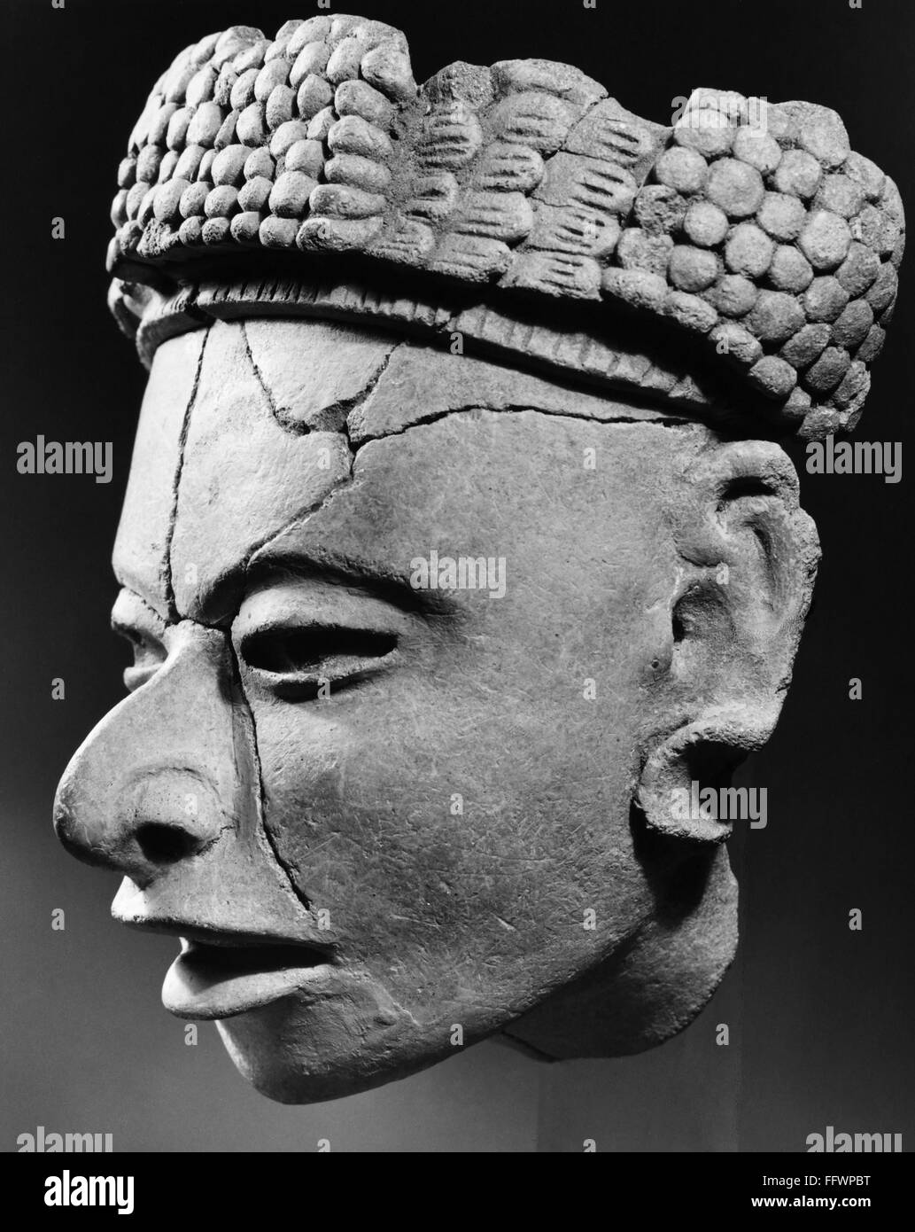 MEXICO HEAD SCULPTURE. /nPreColumbian Remojadas clay figure of a head