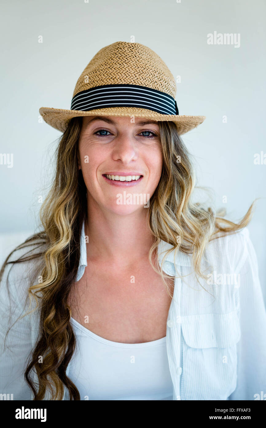 Woman wearing fedora hat hi-res stock photography and images - Alamy
