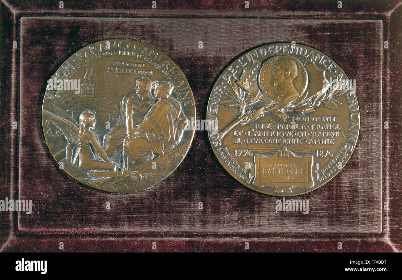 STATUE OF LIBERTY MEDAL. /nMedal commemorating the dedication of the