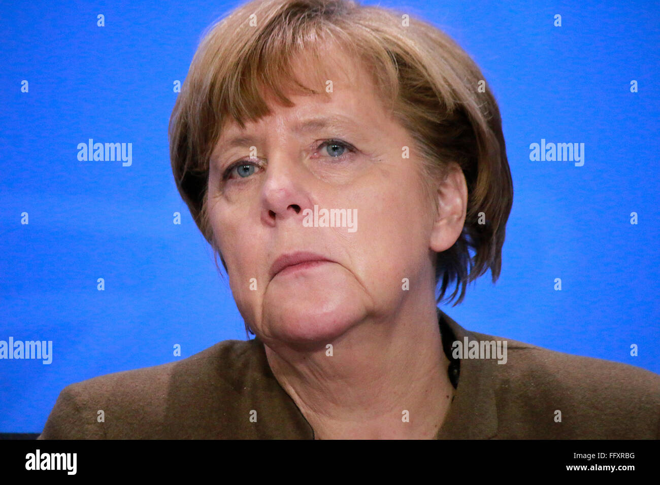 BKin Angela Merkel - Pressekonferenz nach Treffen der dt. Bundeskanzlerin mit den Ministerpraesidenten der Bundeslaender, Bundes Stock Photo