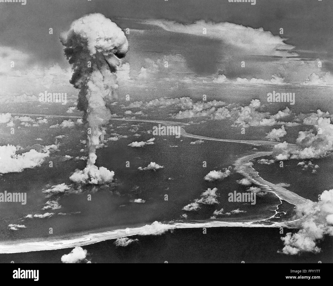 ATOMIC BOMB TEST, 1946. /nAmerican atomic bomb test at Bikini Atoll in