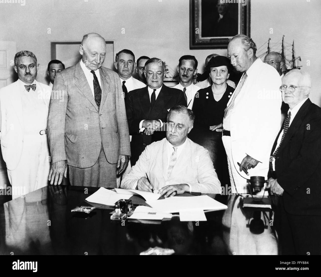 Social Security Act 1935 Npresident Franklin D Roosevelt Signing The Social Security Act In 5785