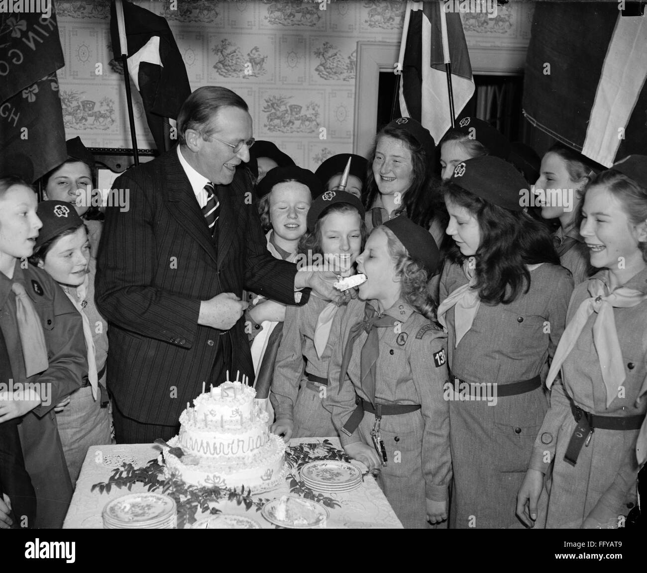 PHILIP KERR AND GIRL SCOUTS. /nBritish ambassador to the United States