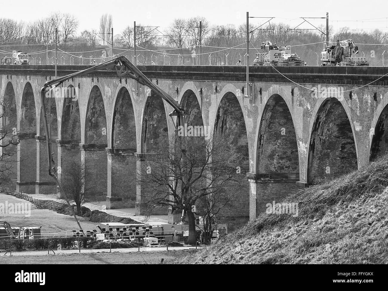 Holmes chapel viaduct hires stock photography and images Alamy