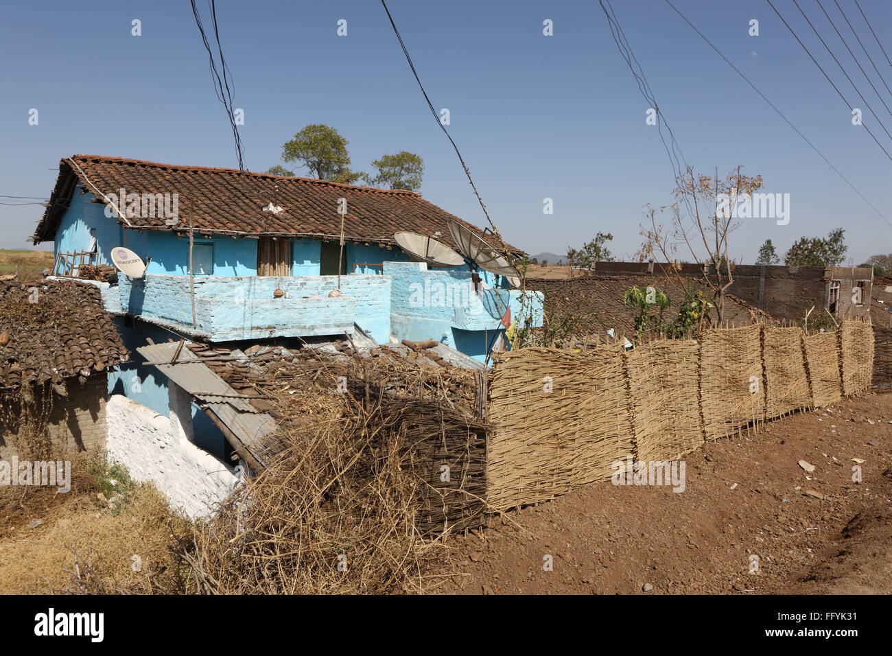 dish antennas in electrified villages mandla madhya pradesh India Stock Photo